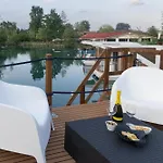 Floating Dream شقة