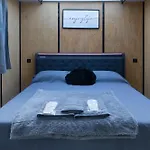Floating Dream アパート フィアーノ