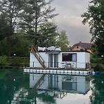 شقة Floating Dream