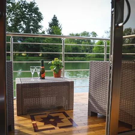 Floating Dream Apartment *