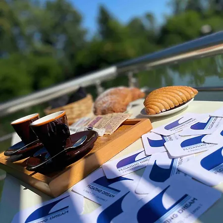 Floating Dream 아파트 피아노