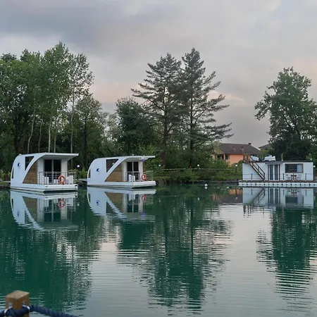 Floating Dream Apartment *