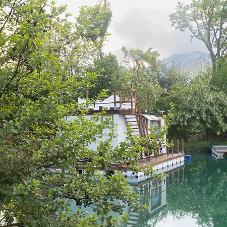 Floating Dream Apartment