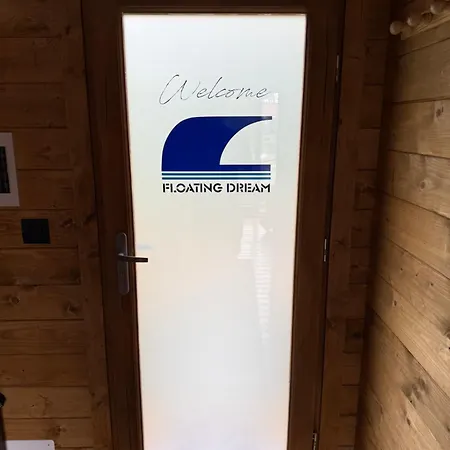 Floating Dream Apartman